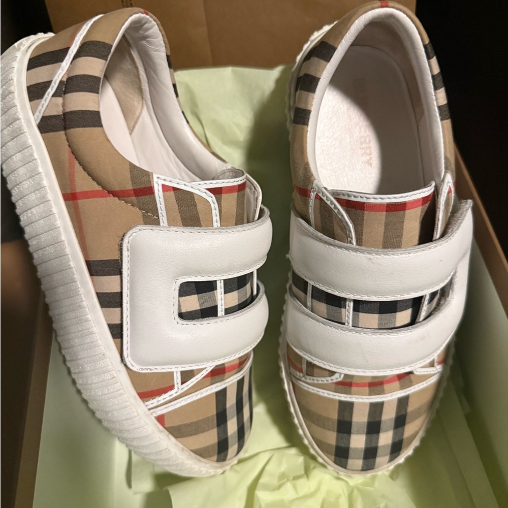Kids Burberry Shoes size 2